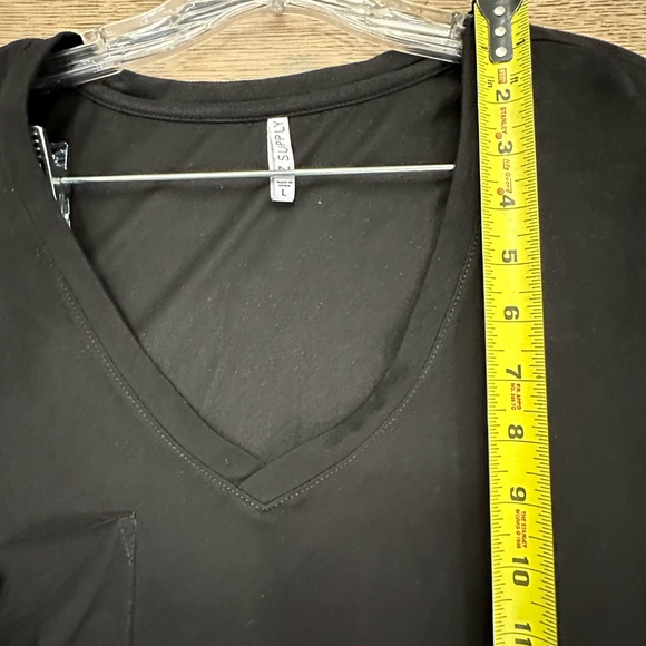Z Supply Faux Suede V Neck Rounded Hem Black Pocket Tee Large - Picture 12 of 16